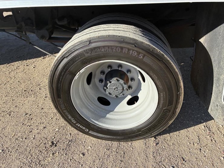 2022-ford-f450-xl-image-7