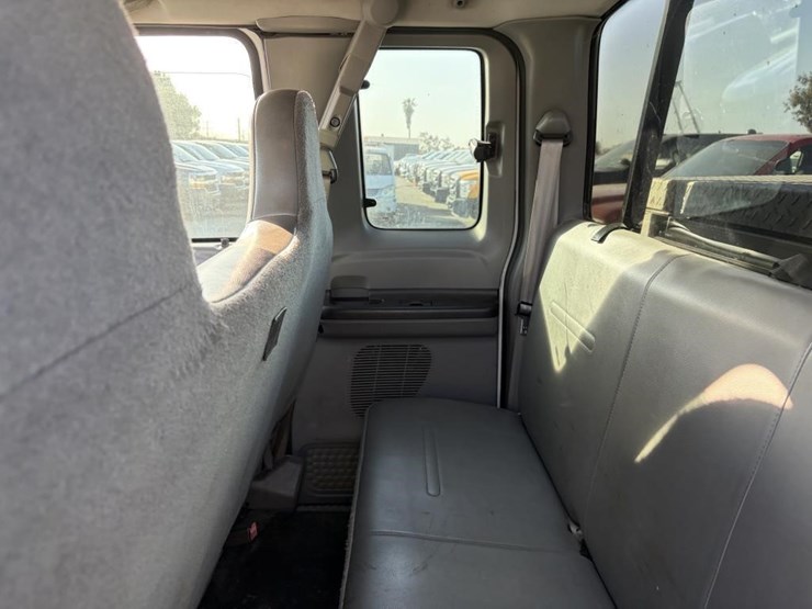 2006-ford-f250-image-16