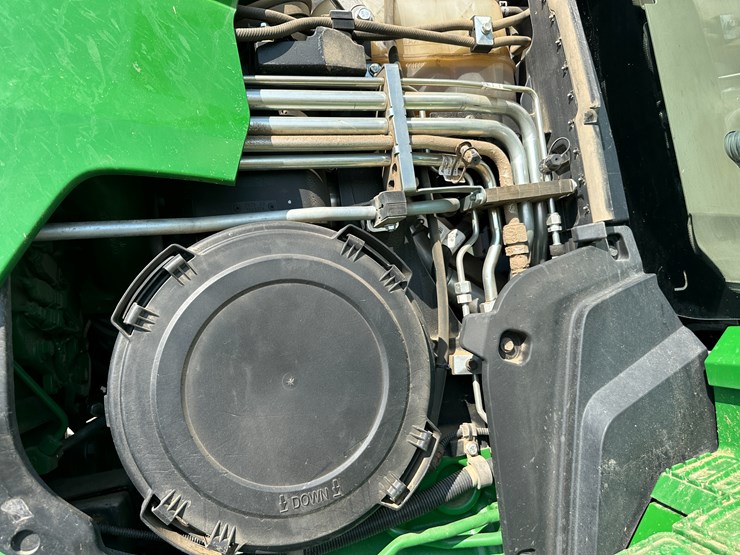 2023-john-deere-8r-250-image-44