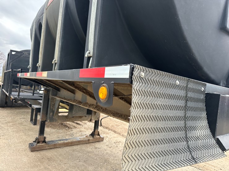 #38802-•-2022-kbh-40'-t/a-6000-gallon-nurse-trailer-vin:-1t9gn4022nc623368-image-30