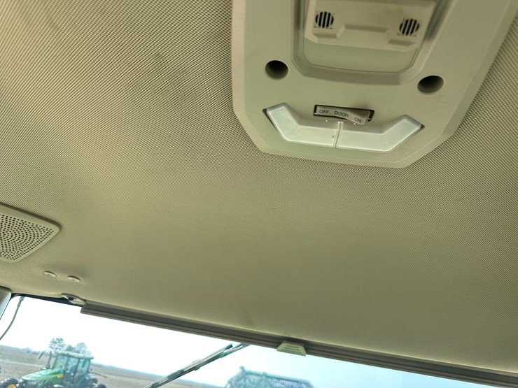 2022-john-deere-8r-280-image-60