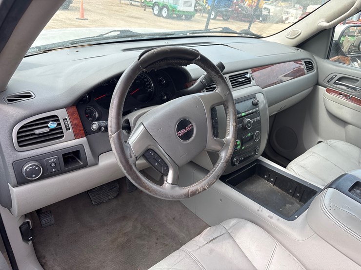 2013-gmc-yukon-image-8