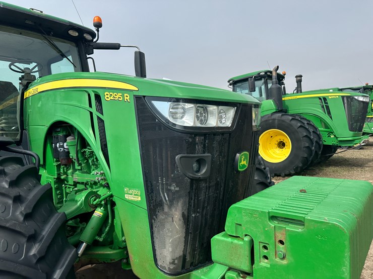 2019-john-deere-8295r-image-39