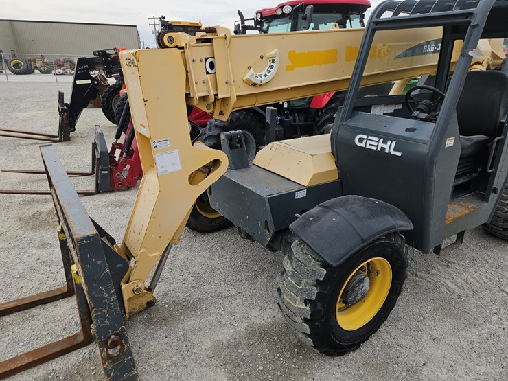 2013-gehl-rs6-34-image-4