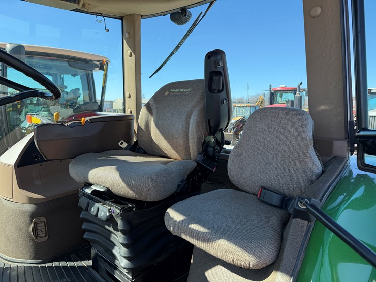 2004-john-deere-8420-image-15