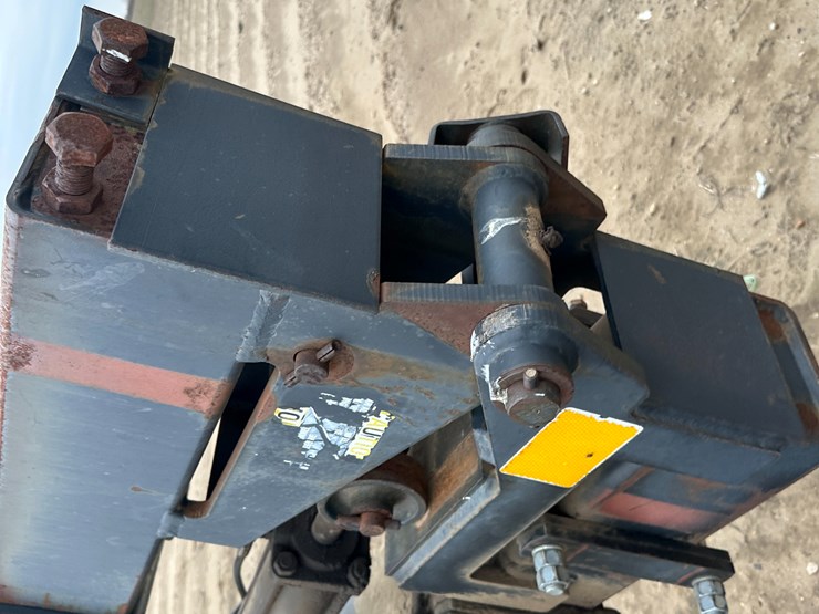 #38850-•-38'-yetter-toolbar-image-21