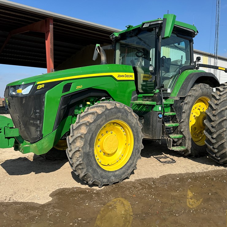 2023 JOHN DEERE 8R 250