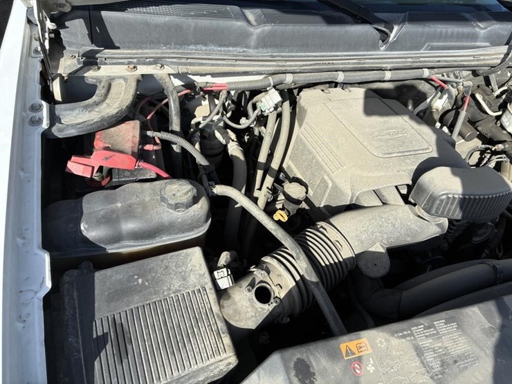 2013-chevrolet-3500-image-8