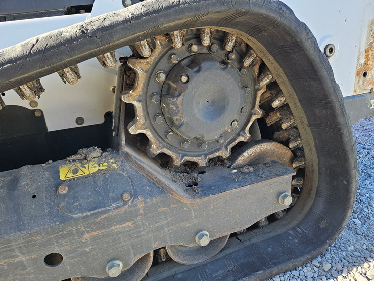 2019-bobcat-t595-image-15