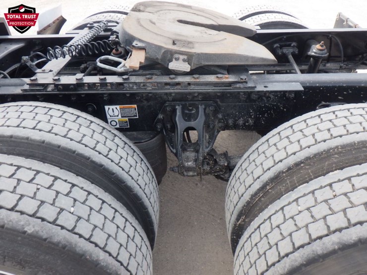 2023-kenworth-t680-image-15