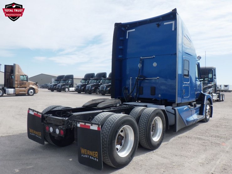 2023-kenworth-t680-image-8