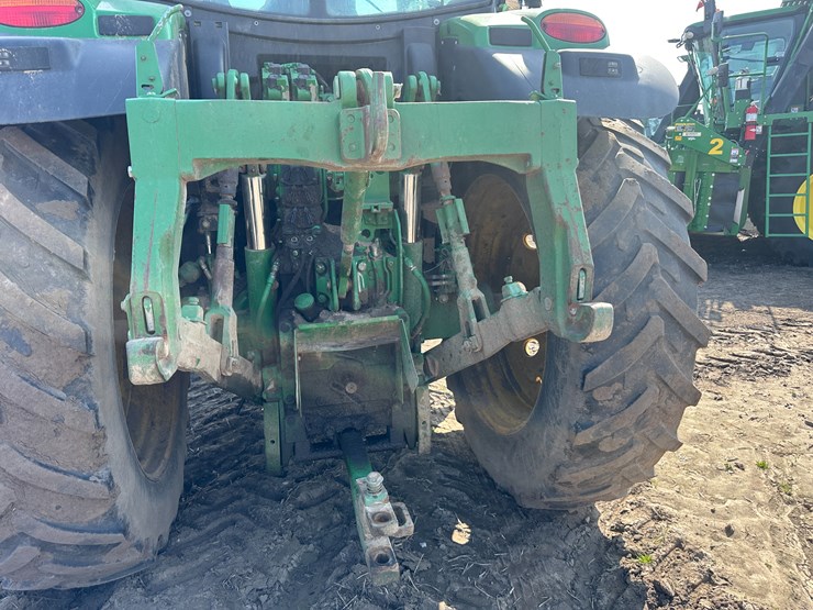 2015-john-deere-6175r-image-5