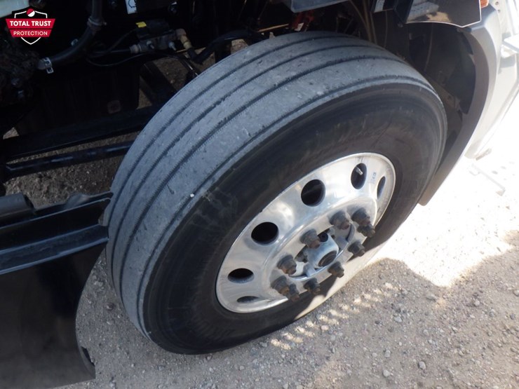 2022-freightliner-cascadia-116-image-19