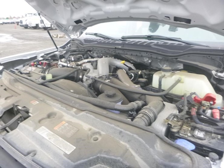 2022-ford-f550-image-24