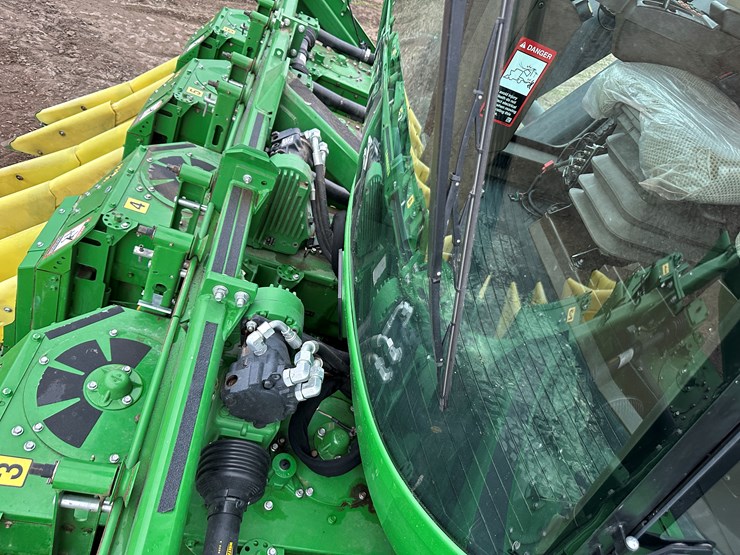 2021-john-deere-cp690-image-94