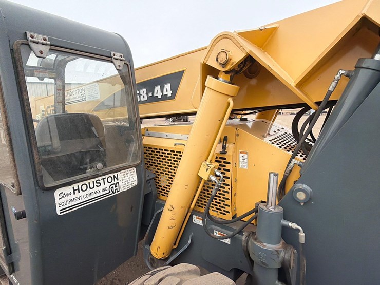 2016-gehl-rs8-44-image-34