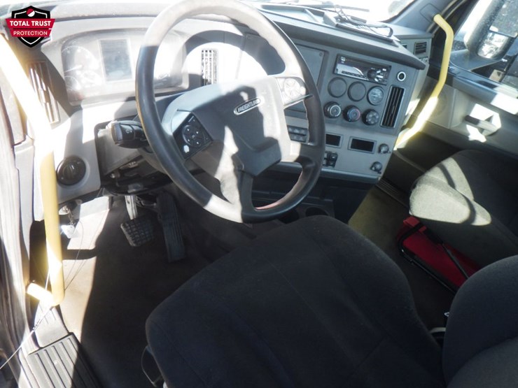 2022-freightliner-cascadia-116-image-14