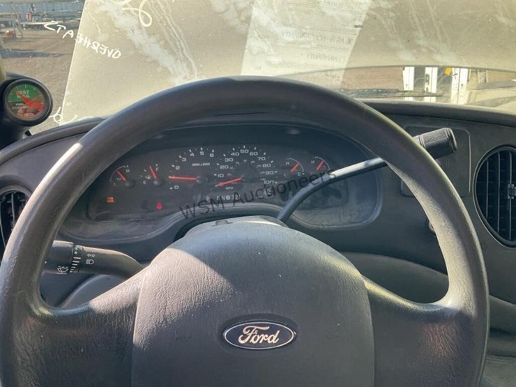 2007-ford-e450-image-15