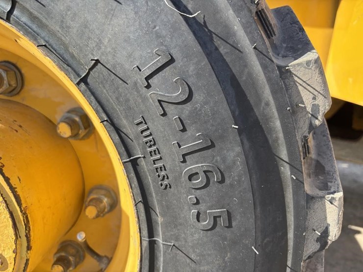 2018-deere-210lep-image-23