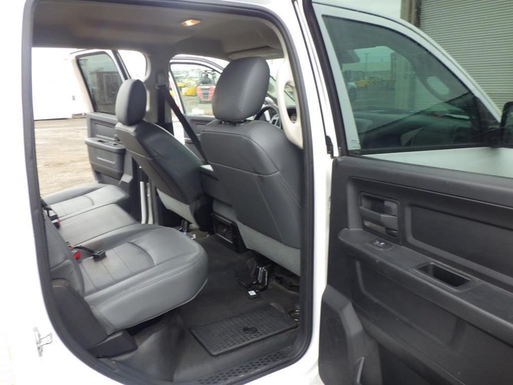 2016-dodge-1500-image-8