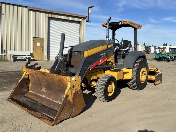 2018-deere-210lep-image-1