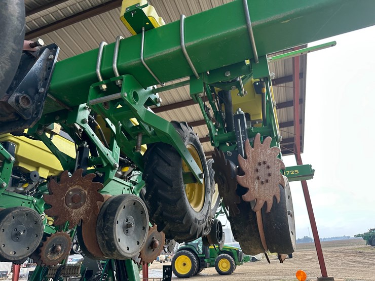 john-deere-1725-image-44