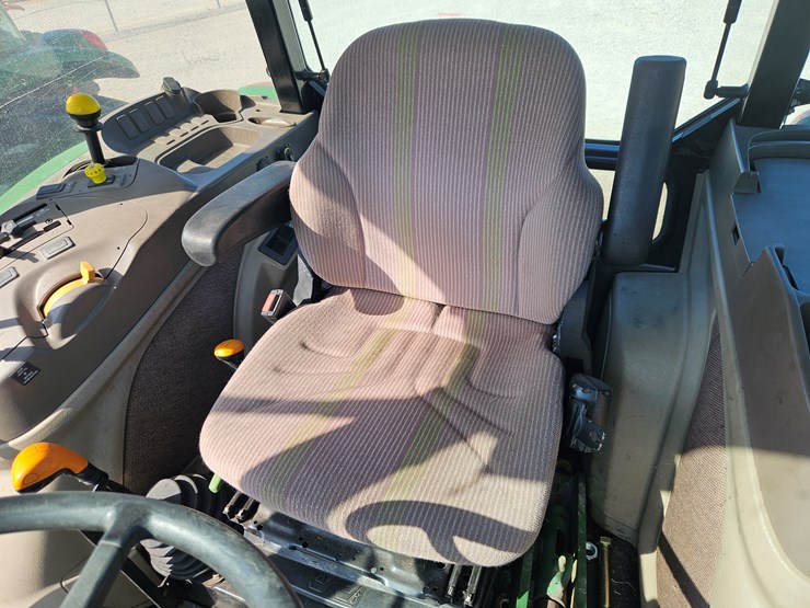 2011-john-deere-5085m-image-14