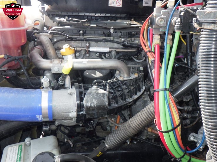 2022-freightliner-cascadia-116-image-18