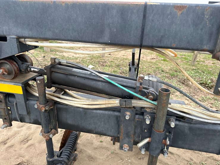 #38848-•-yetter-76"-twin-row-knife-applicator-image-36