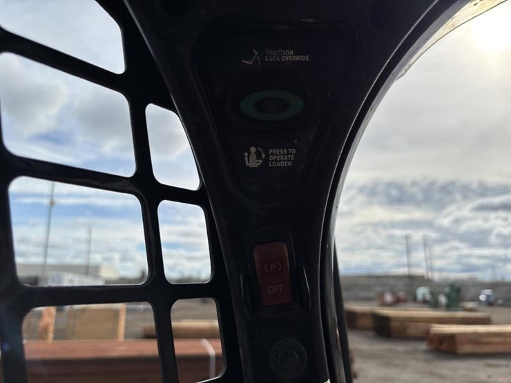 2021-bobcat-s590-image-14