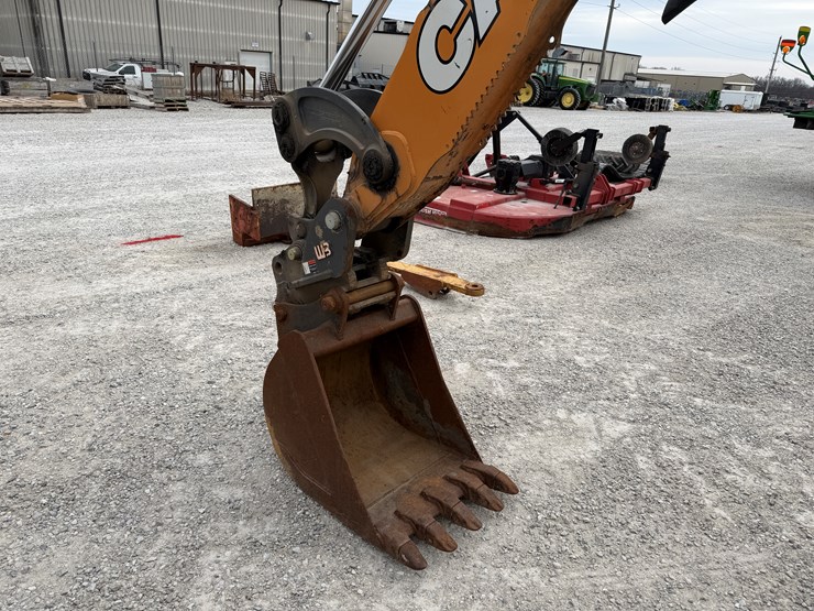 2022-case-580sn-image-24