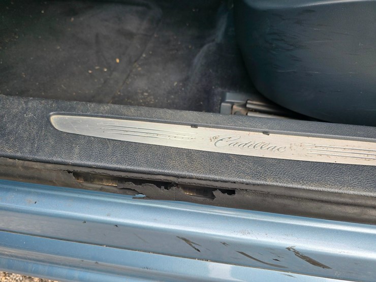 2006-cadillac-gm-superior-coach-6-door-limousine---only-21,567-miles-image-27