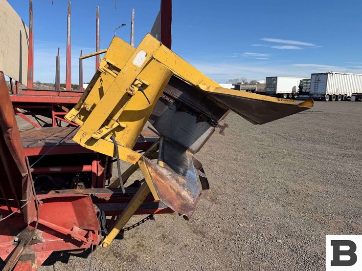 new-holland-1030-image-10