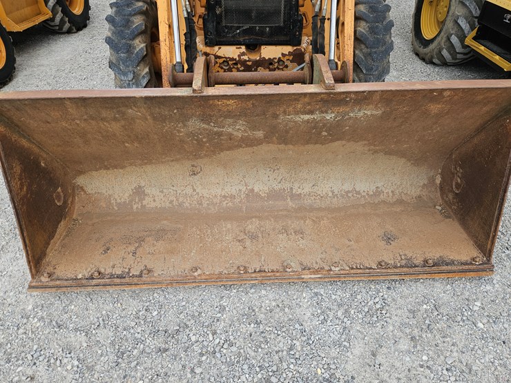 2012-case-580sn-image-3