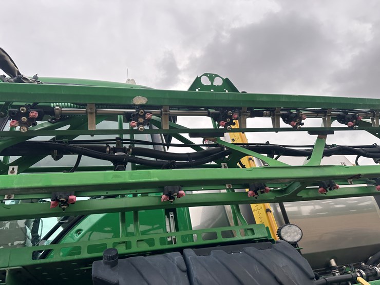 2021-john-deere-r4038-image-43