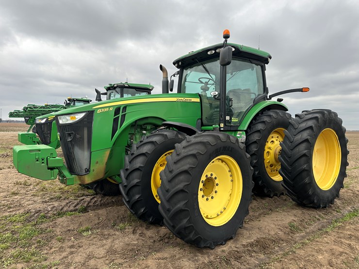 2012-john-deere-8335r-image-1