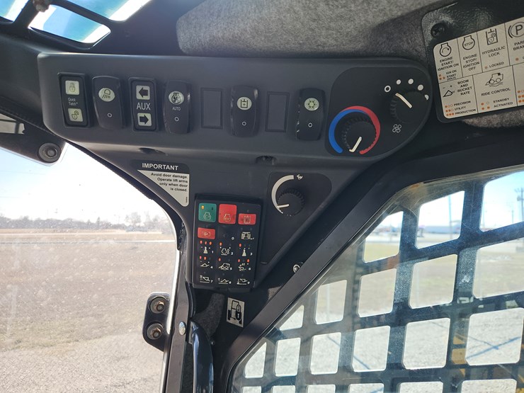 2022-deere-333g-image-12