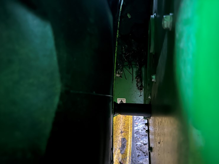 2021-john-deere-cp690-image-14