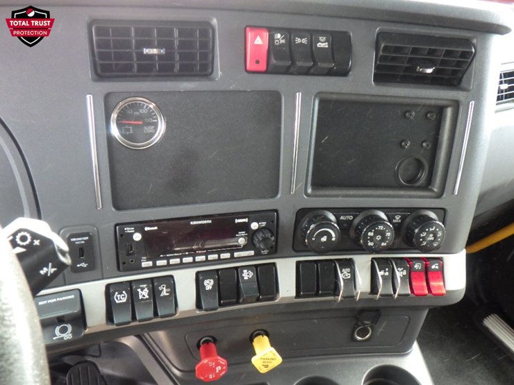 2023-kenworth-t680-image-18