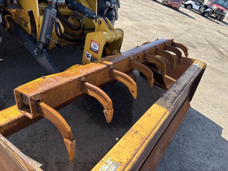 2017-deere-210lep-image-18