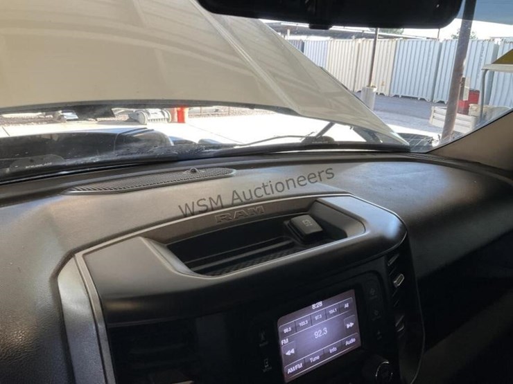 2020-dodge-2500-image-19