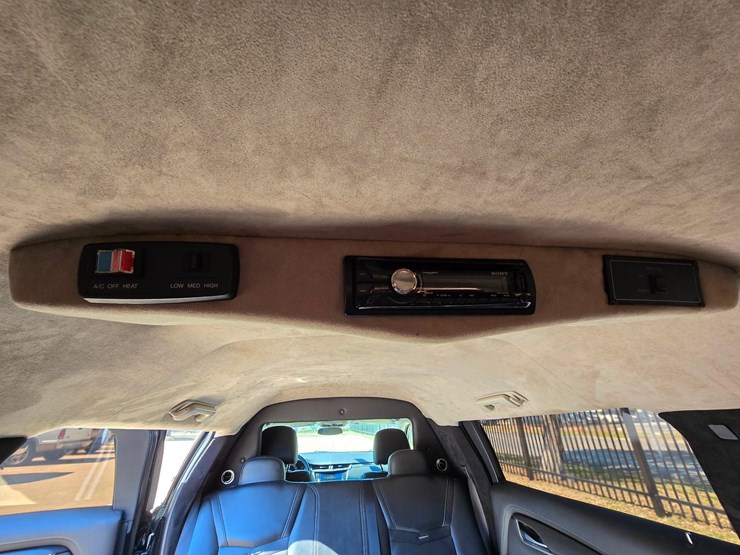 2017-cadillac-federal-70in-limo-w-27466-miles,-premium-federal-coachwork,-luxury-transport-image-32