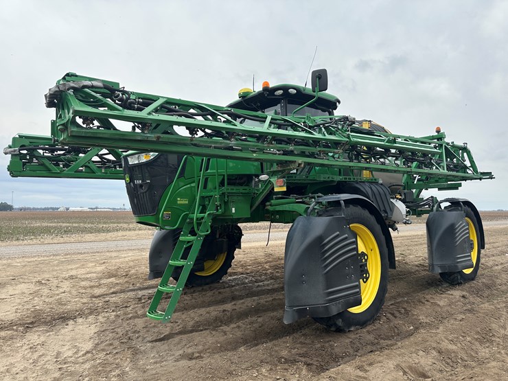 2021-john-deere-r4044-image-1