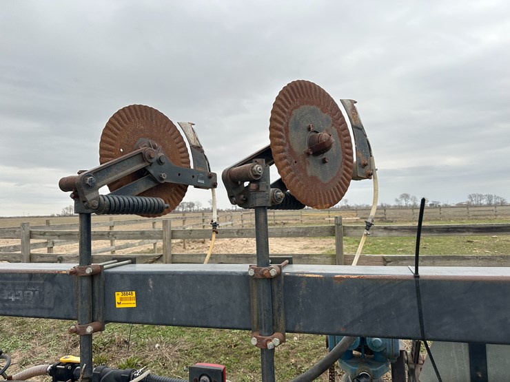 #38848-•-yetter-76"-twin-row-knife-applicator-image-29