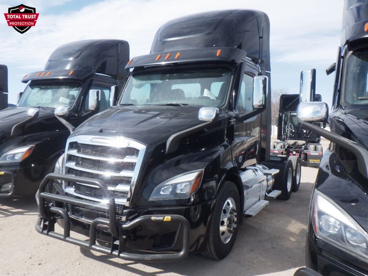 2022-freightliner-cascadia-116-image-1