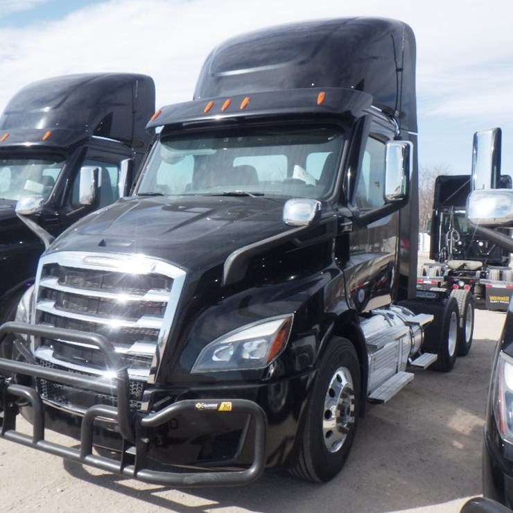 2022 FREIGHTLINER CASCADIA 116