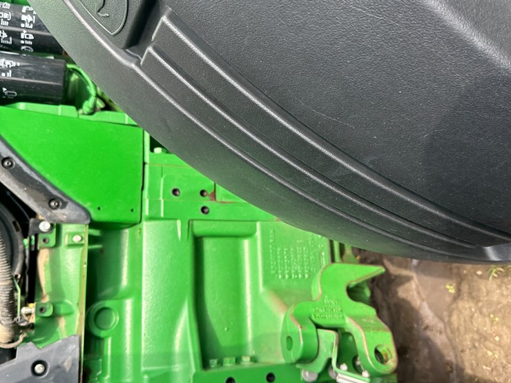 2019-john-deere-8295r-image-53