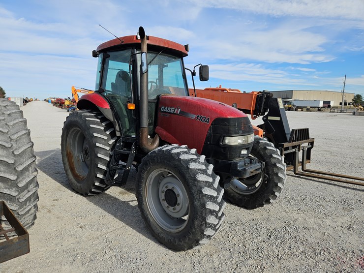 2015-case-ih-farmall-110a-image-20