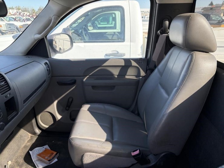 2011-chevrolet-2500-image-12