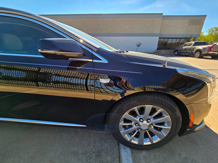 2019-cadillac-sayers-and-scovill-70in-limo-w-only-7729-miles-image-20